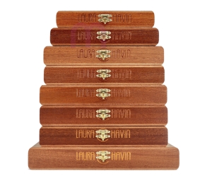 LAURA CHAVIN "Classic Line No. 33 Corona"