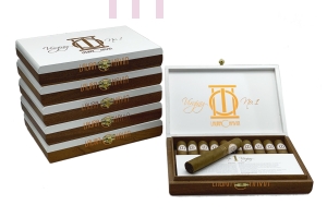 LAURA CHAVIN "Virginy No. 2 Belicoso"